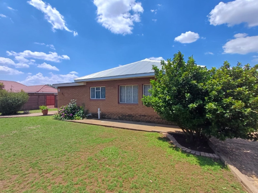 3 Bedroom Property for Sale in Songloed North West